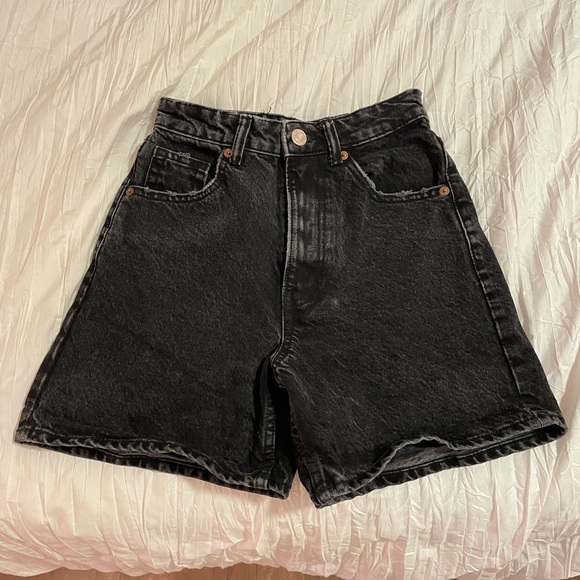 Zara Black Jean shorts - Picture 2 of 4